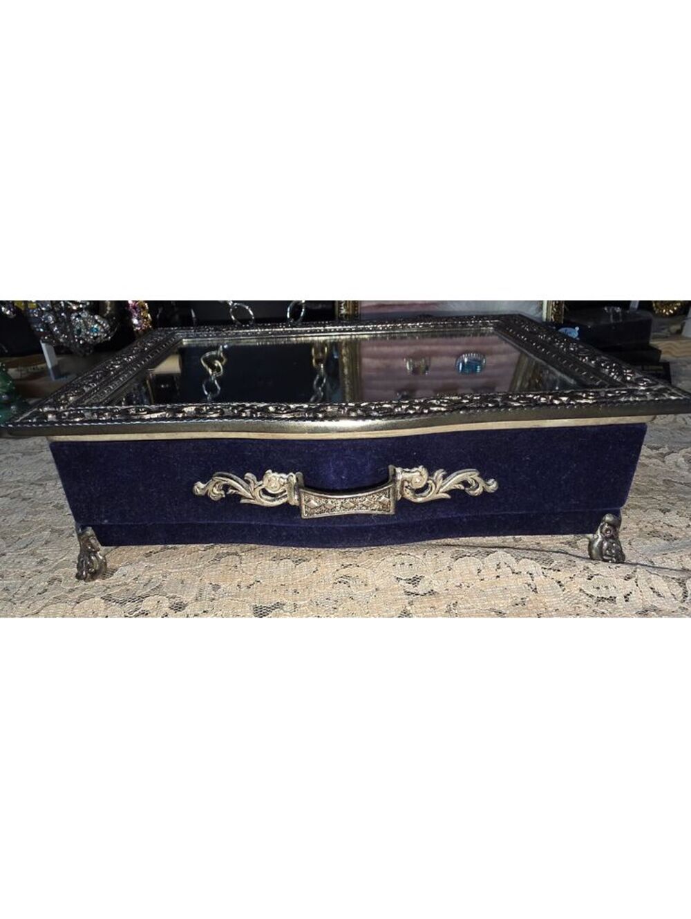 Mirror and velvet jewelry box